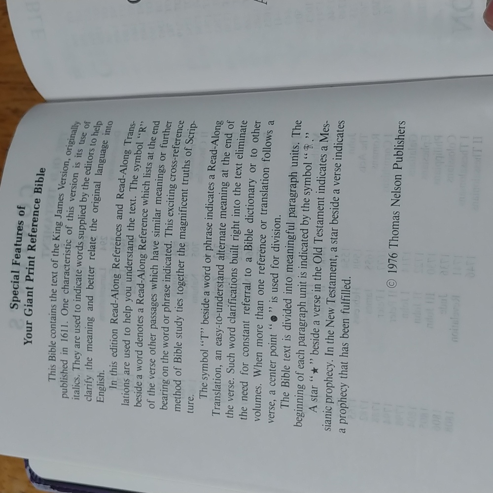 Thomas Nelson Holy Bible Giant Prints - Picture 7 of 12